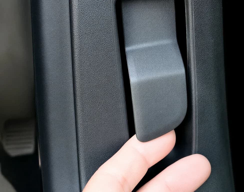Montrez-moi comment s'ouvre le capot : où se fait l'ouverture ?